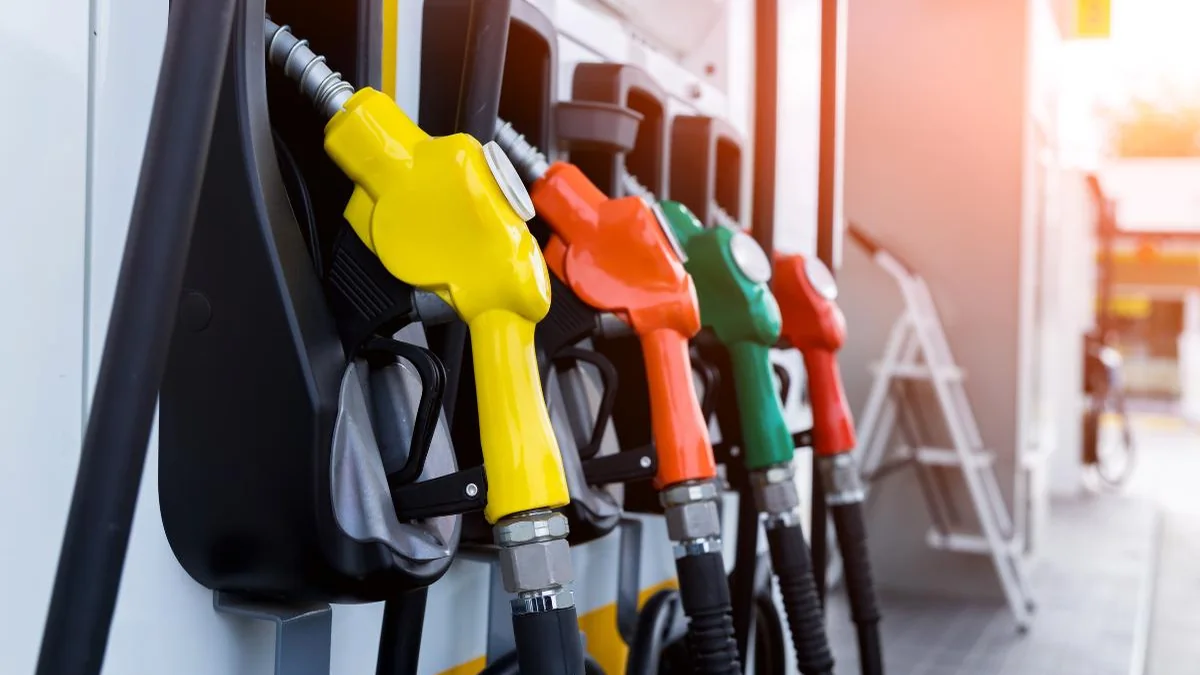 انخفاض أسعار الوقود في سوريا: هل يخفف الضغط عن الأسعار ويدعم الليرة؟